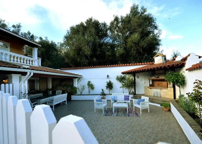 Liapades House *